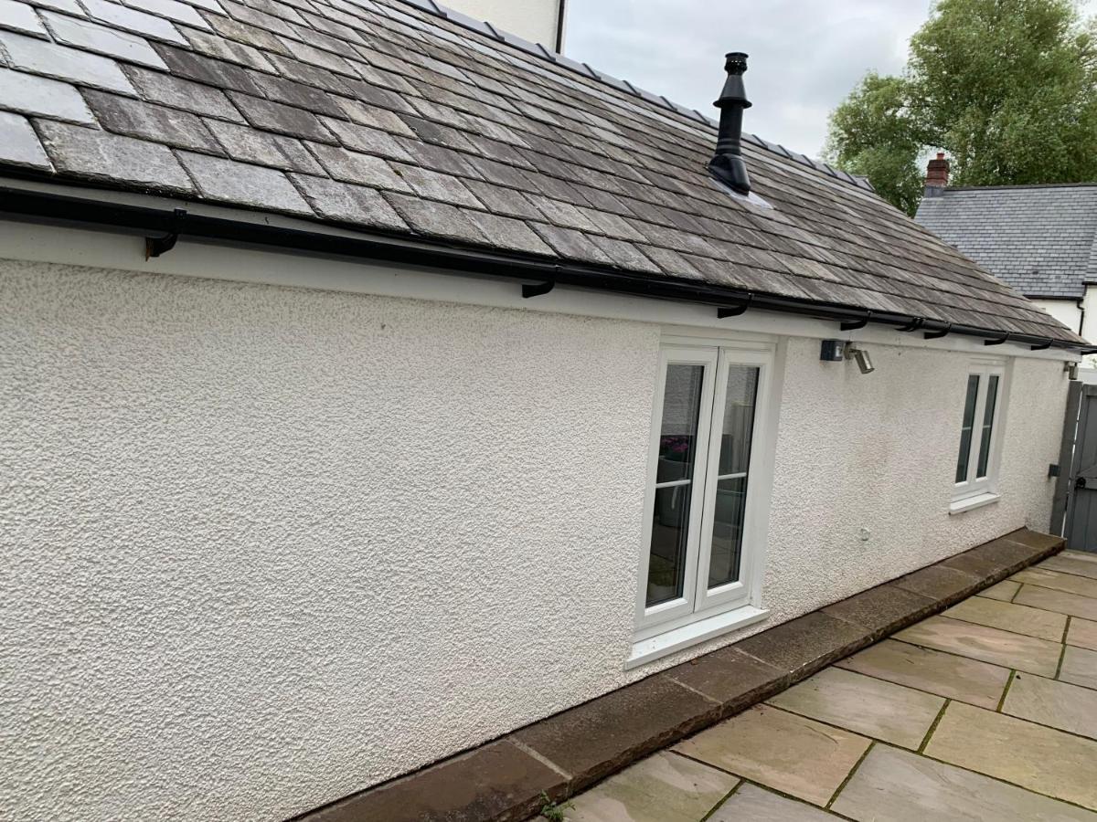 Little Skirrid Cwtch Apartment Abergavenny Exterior photo